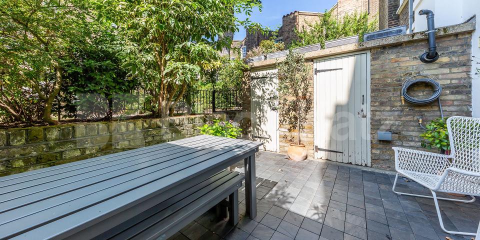 			3 Bedroom, 1 bath, 1 reception House			 Goldington Street, CAMDEN - KINGS CROSS